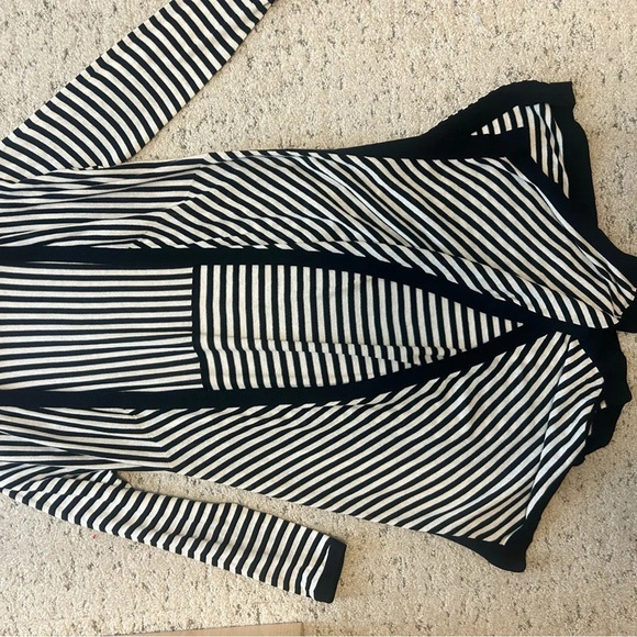 CAbi long open  cardigan Sz.S fits larger measurements Inc. excellent condition - Picture 9 of 12